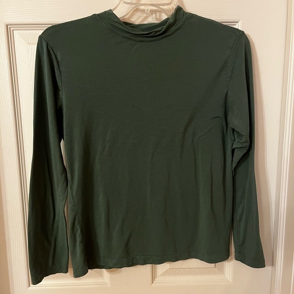 Women’s Long Sleeve Slim Fit Turtleneck Basic Layering T-Shirt - Picture 2 of 7